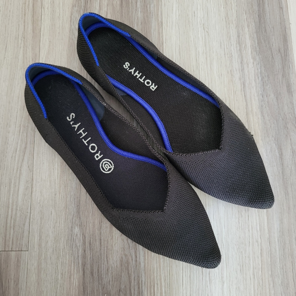 Rothy's Black and Blue Pointed Flats